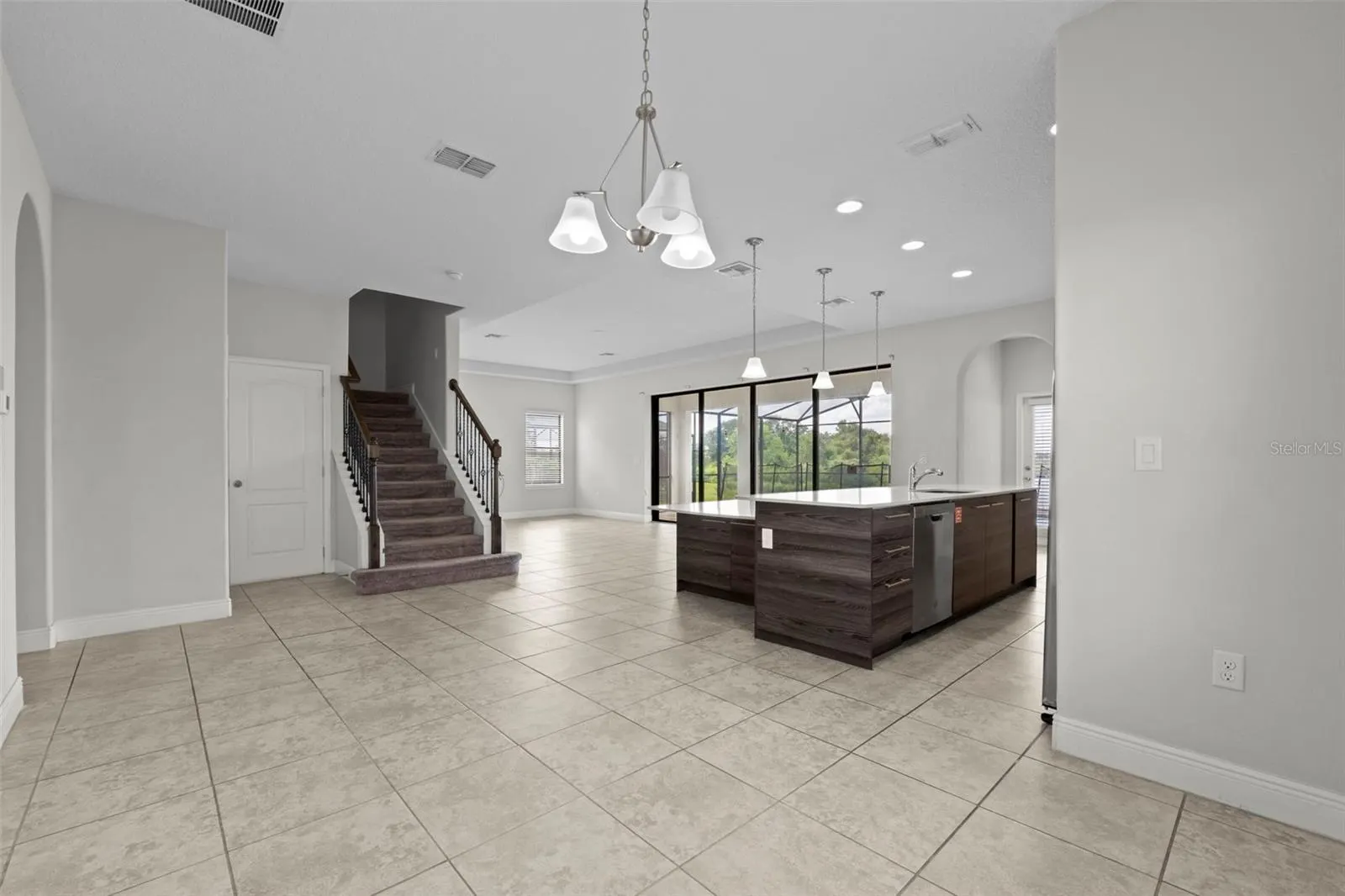 202 KENNY BLVD