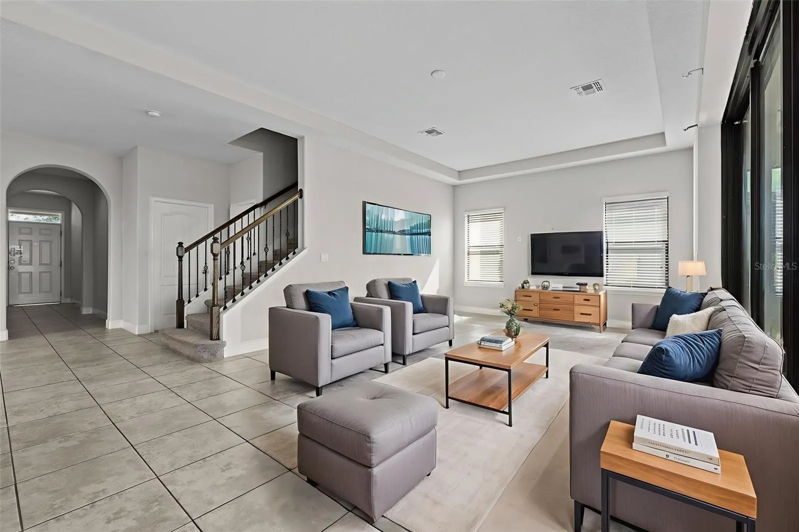 202 KENNY BLVD