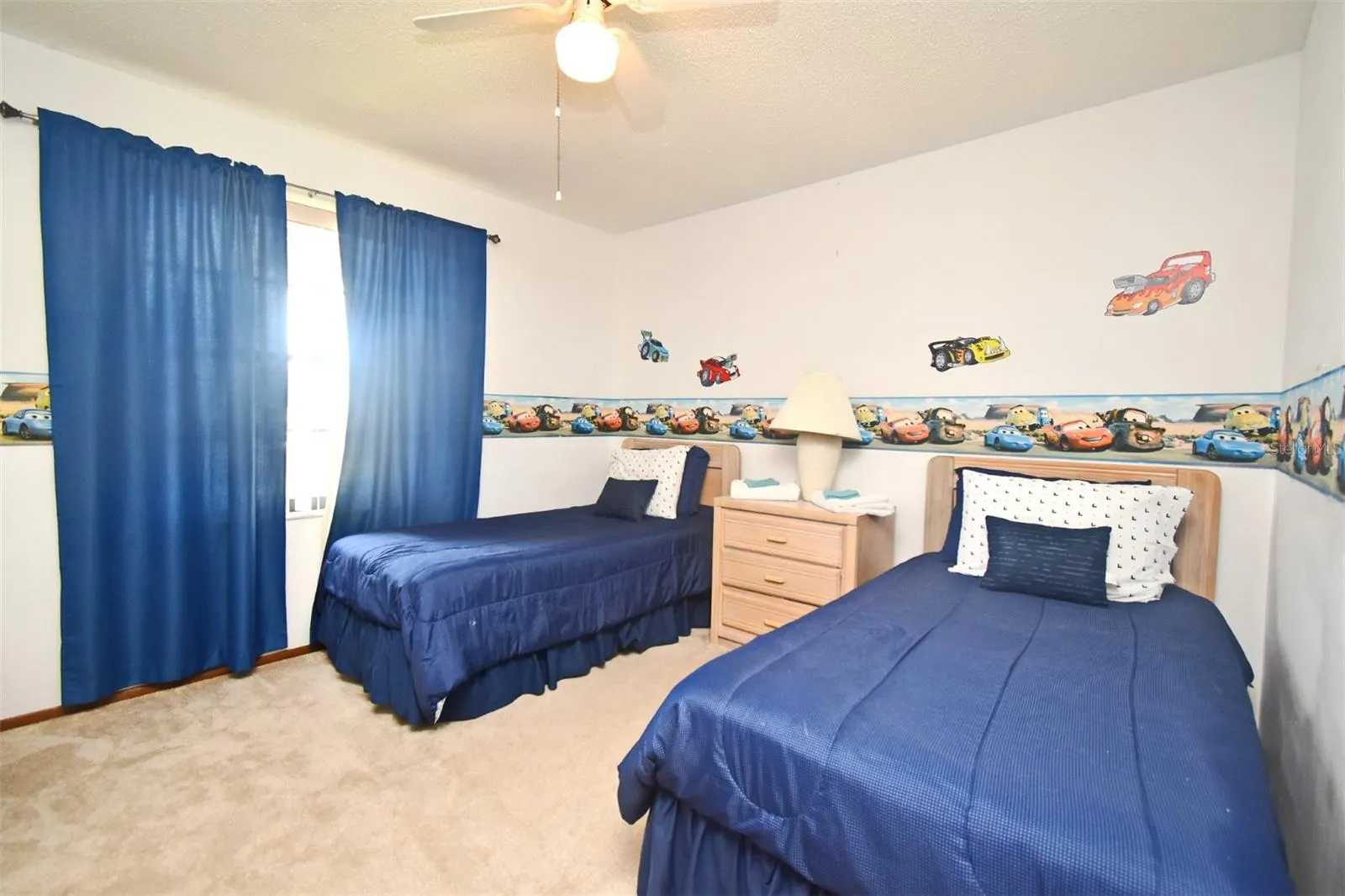 1438 LONDRA LN