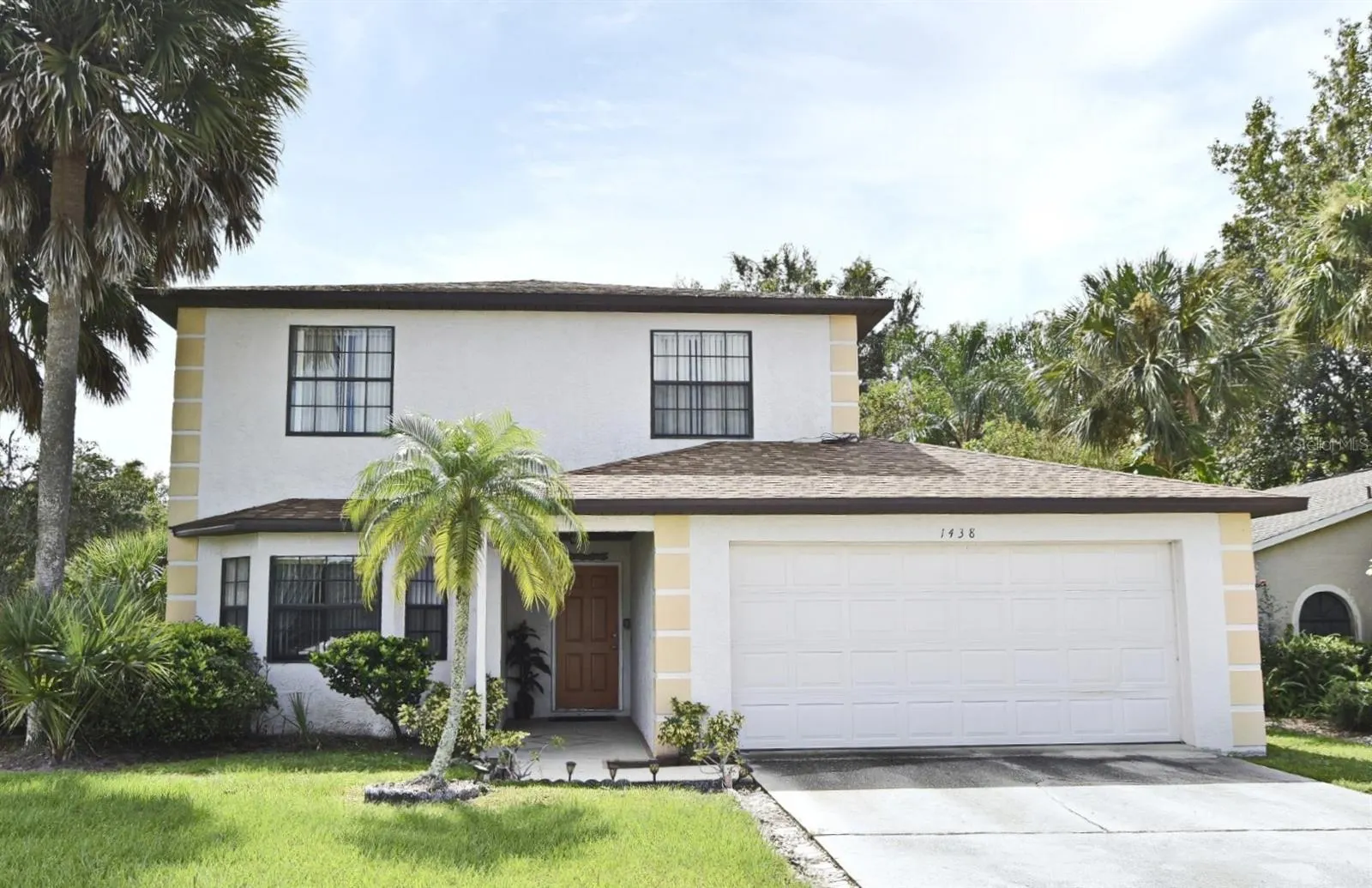1438 LONDRA LN