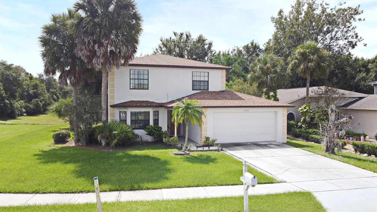 1438 LONDRA LN