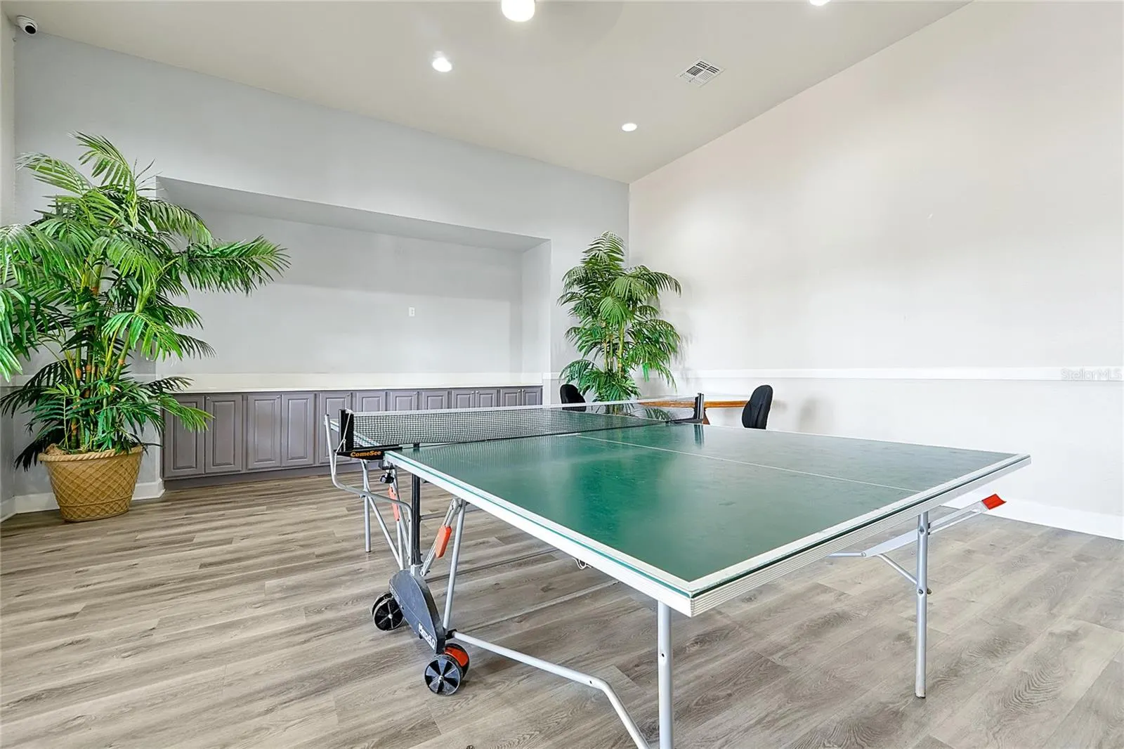 2618 LODI CIRCLE #102, #102