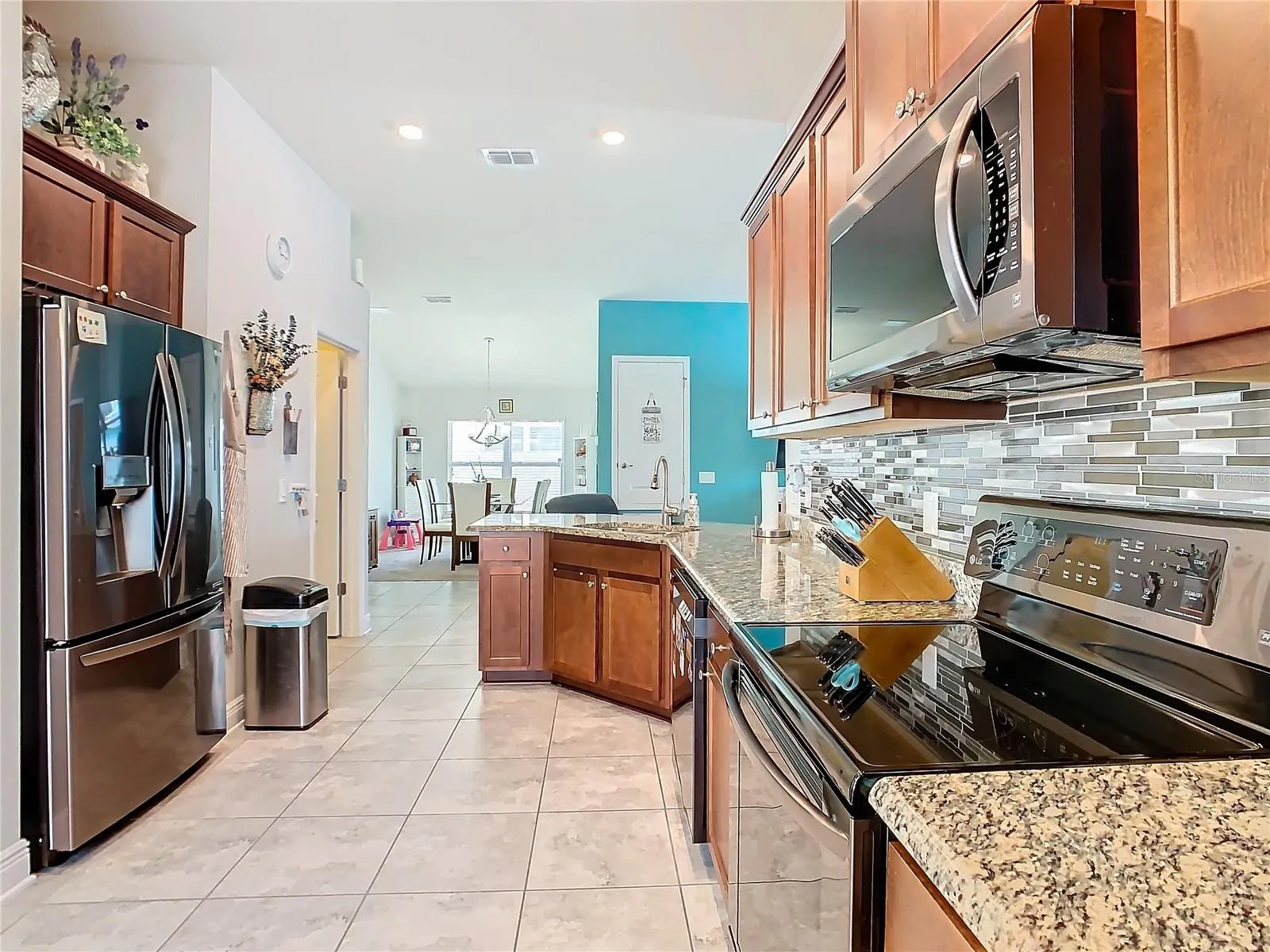 649 MEADOW POINTE DR