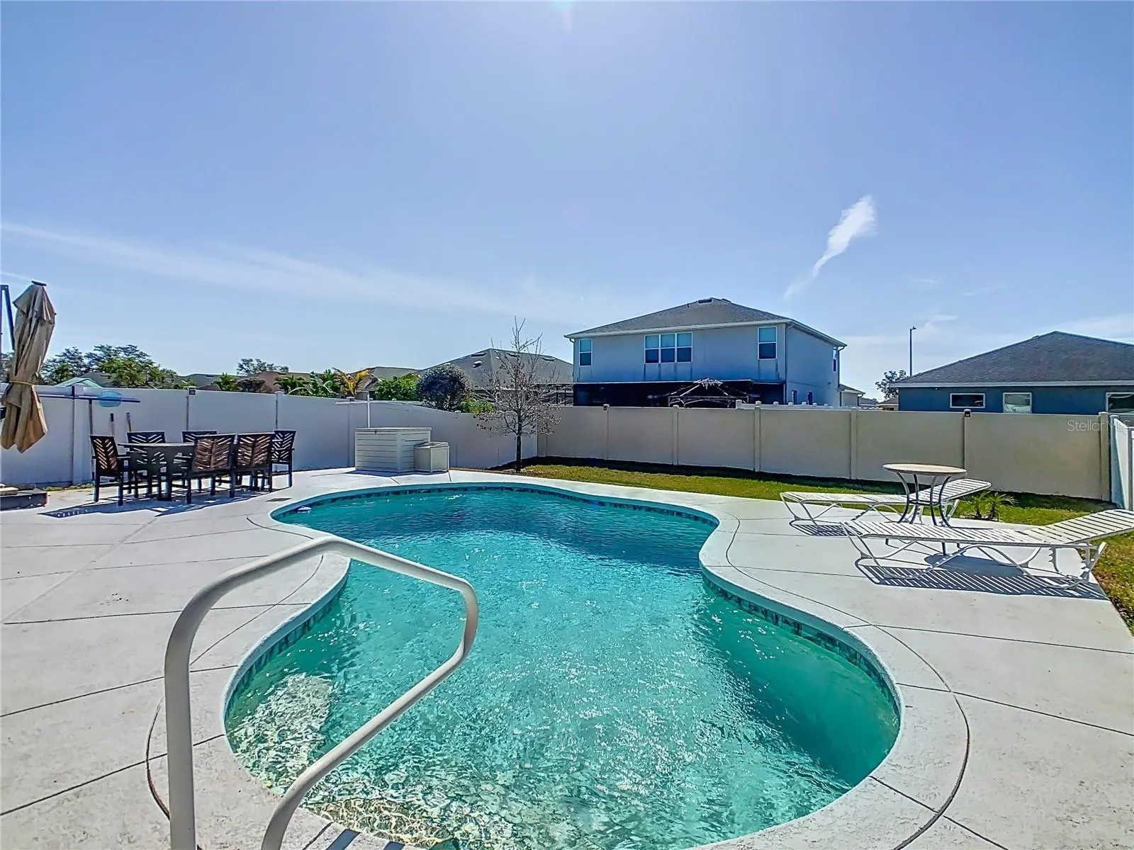 649 MEADOW POINTE DR