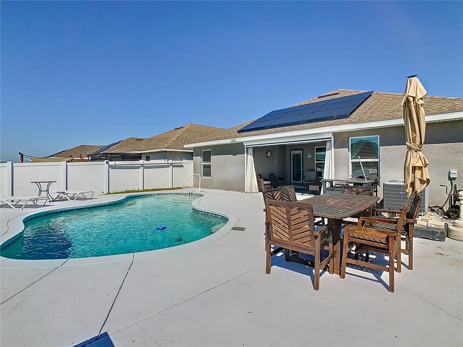 649 MEADOW POINTE DR