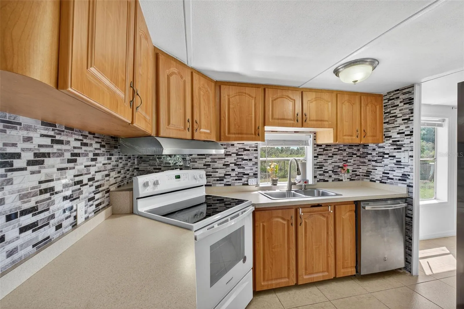 1452 TIGER LAKE RD