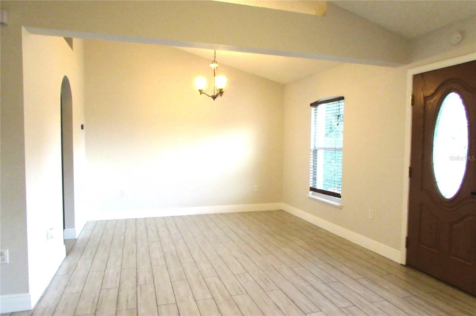 1812 HUDSON CT