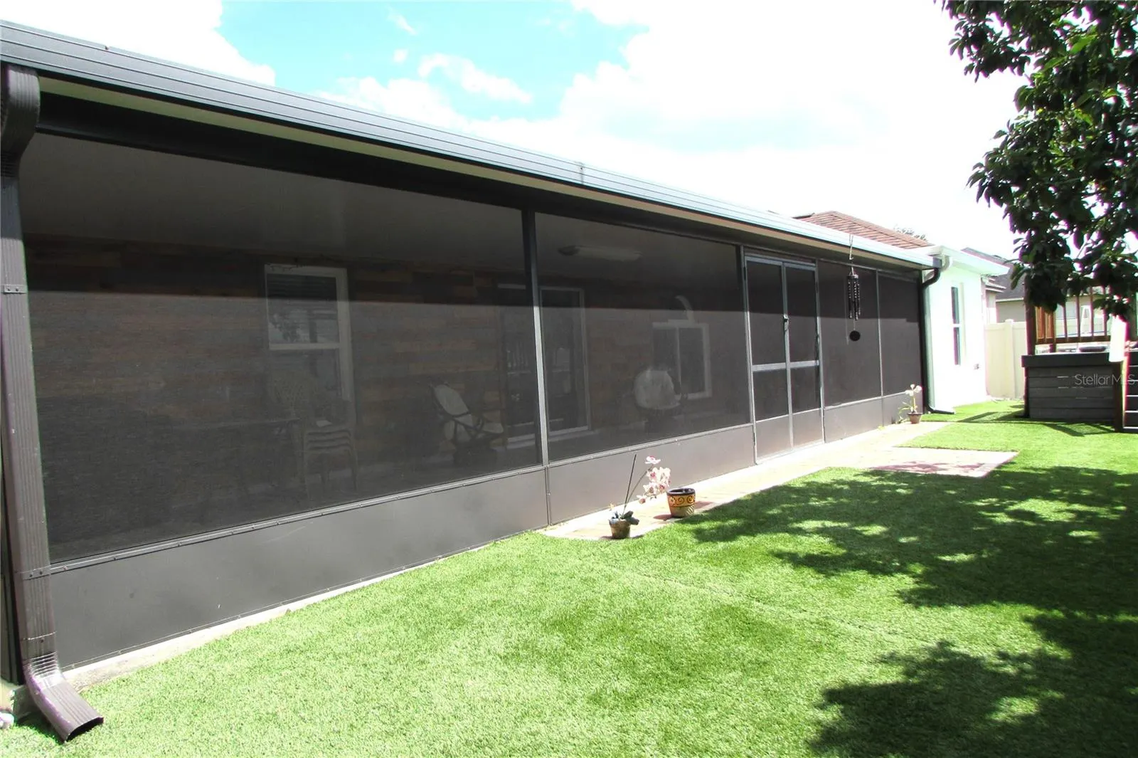1812 HUDSON CT
