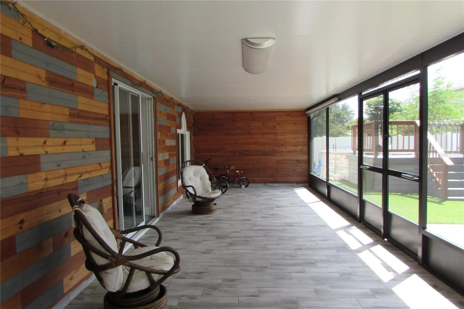 1812 HUDSON CT