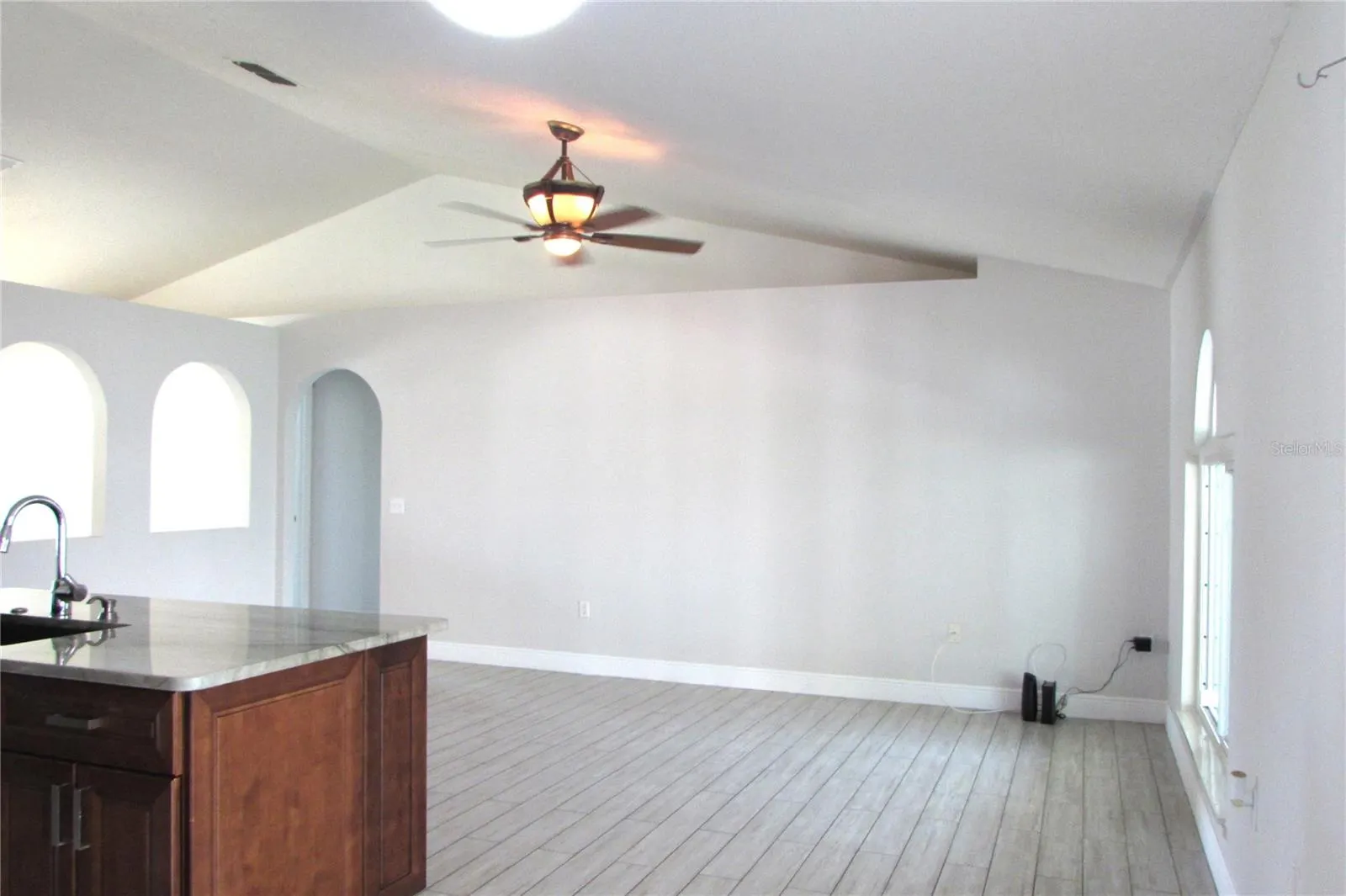 1812 HUDSON CT