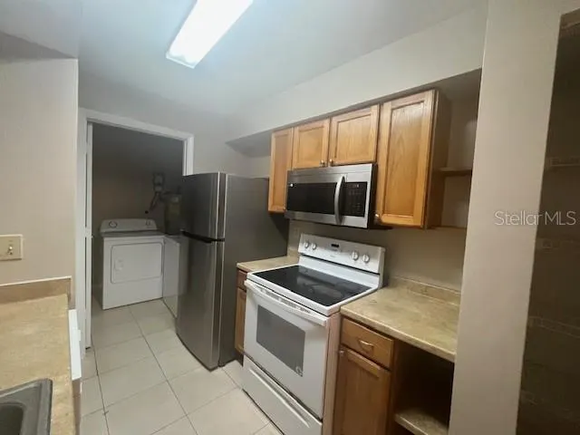 3028 PARKWAY BLVD #203, #203