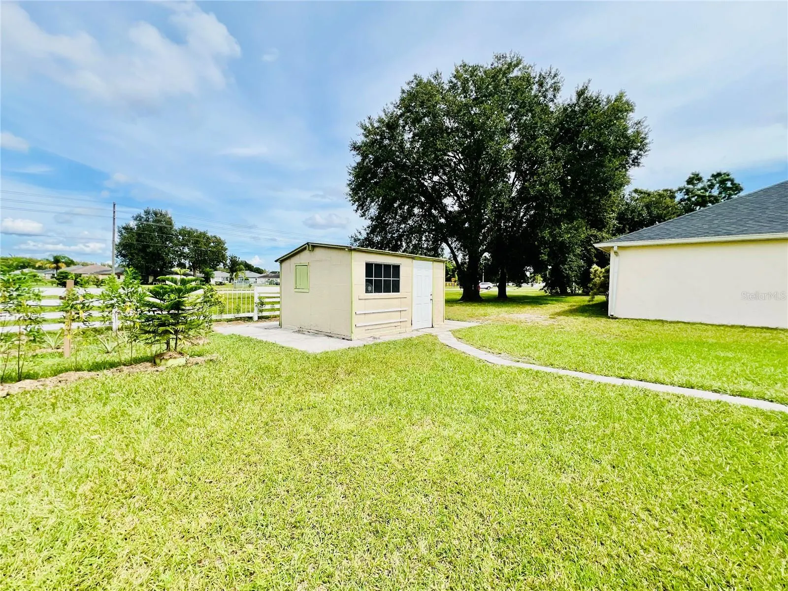 405 ALBATROSS CT