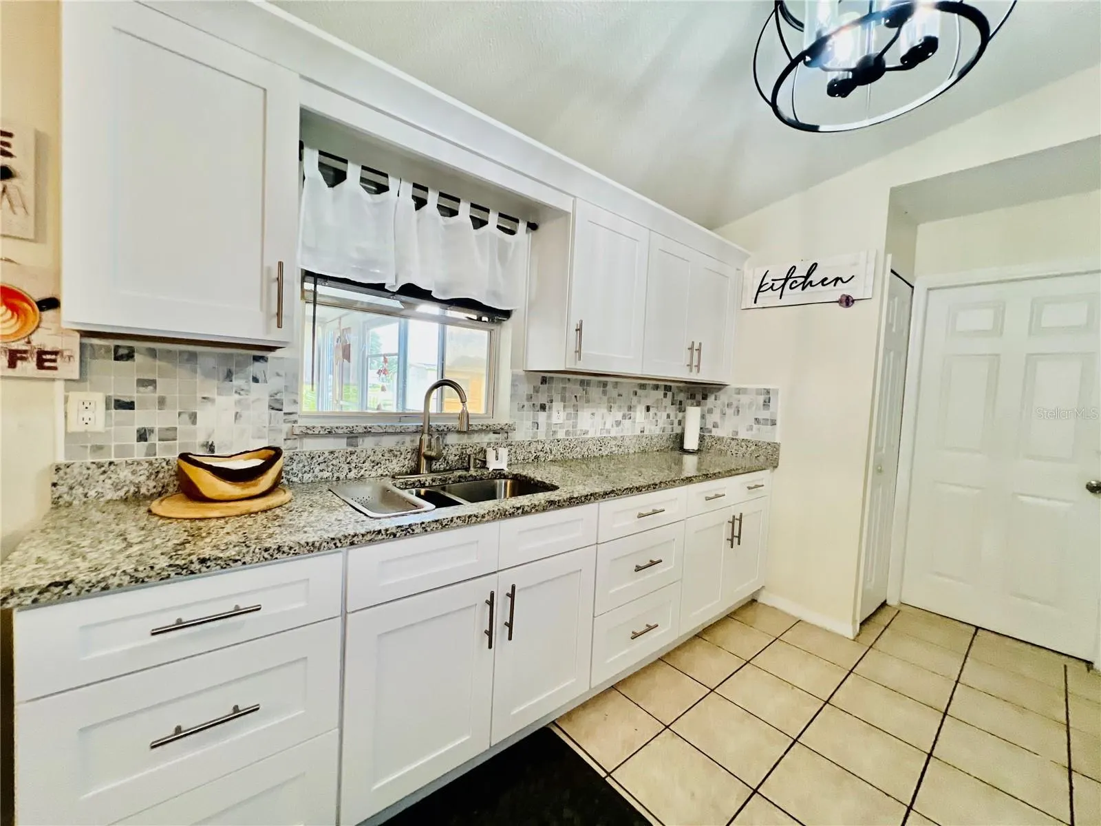 405 ALBATROSS CT