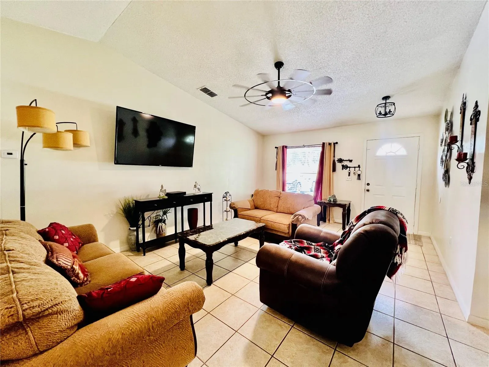 405 ALBATROSS CT