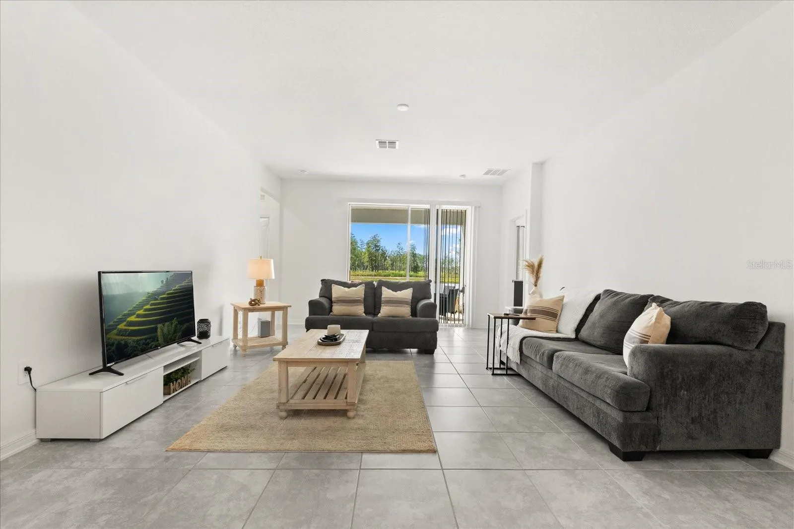 2156 MERRYBELLS DR