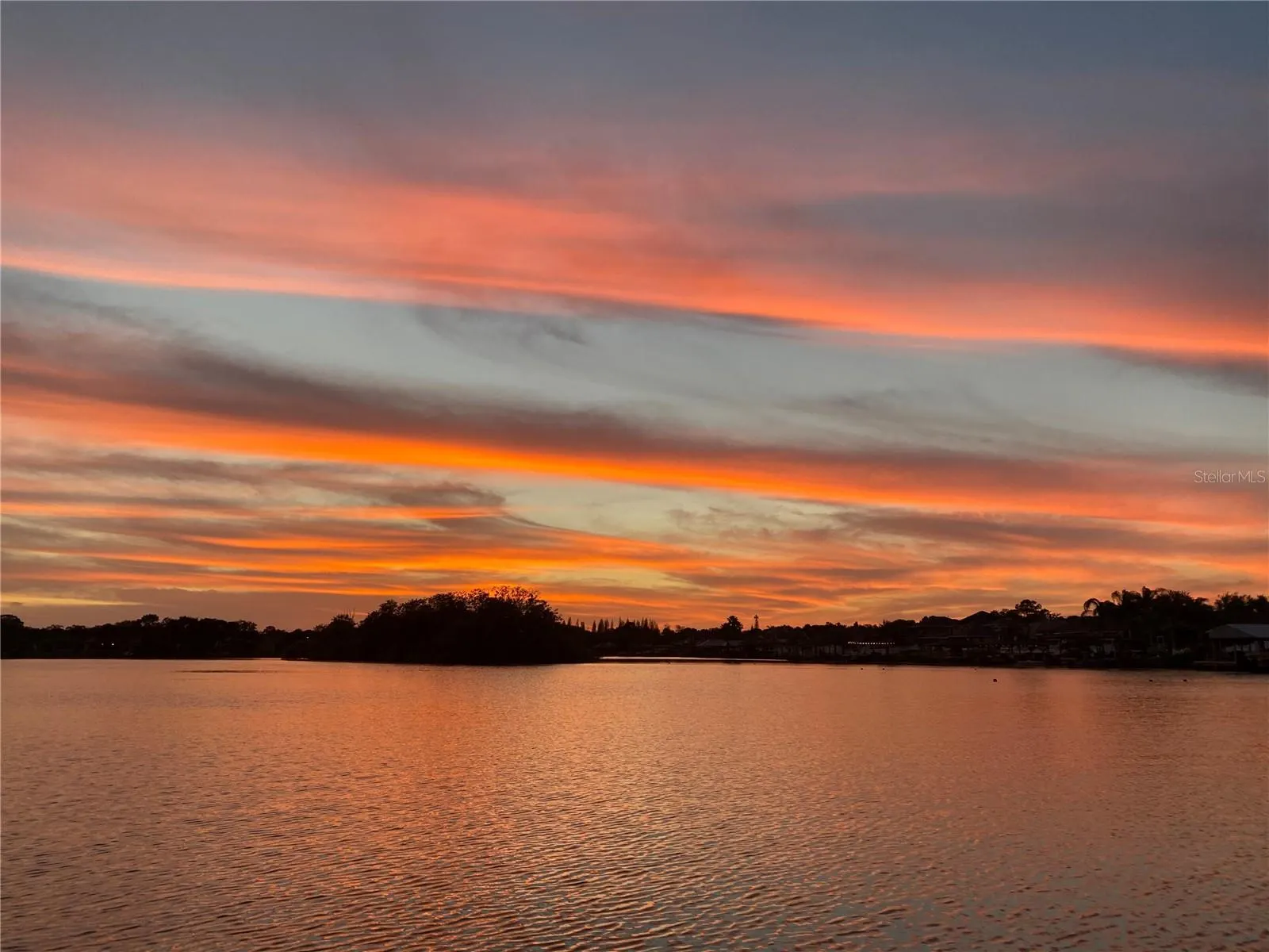 870 BAYOU VIEW DR