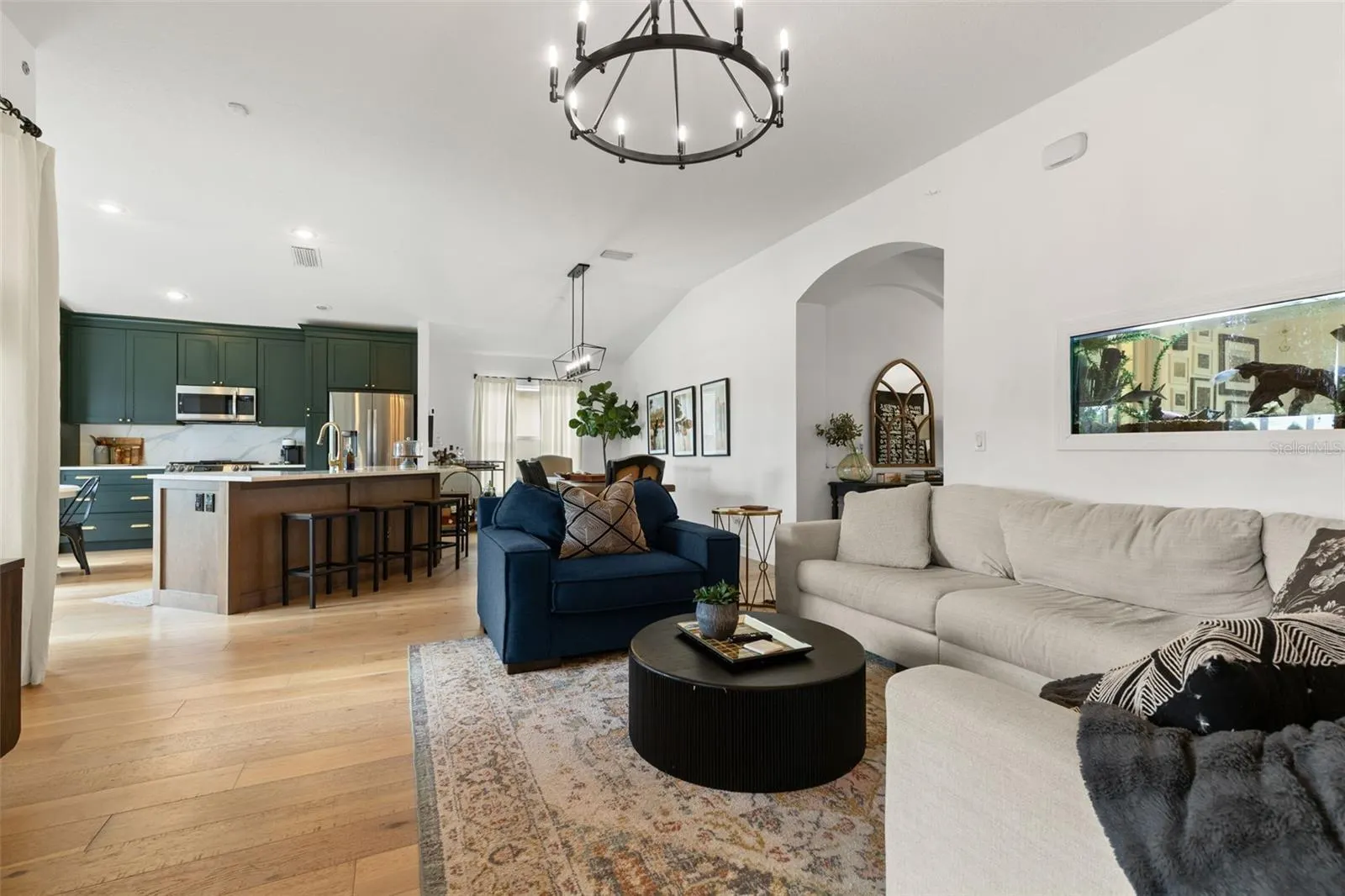870 BAYOU VIEW DR