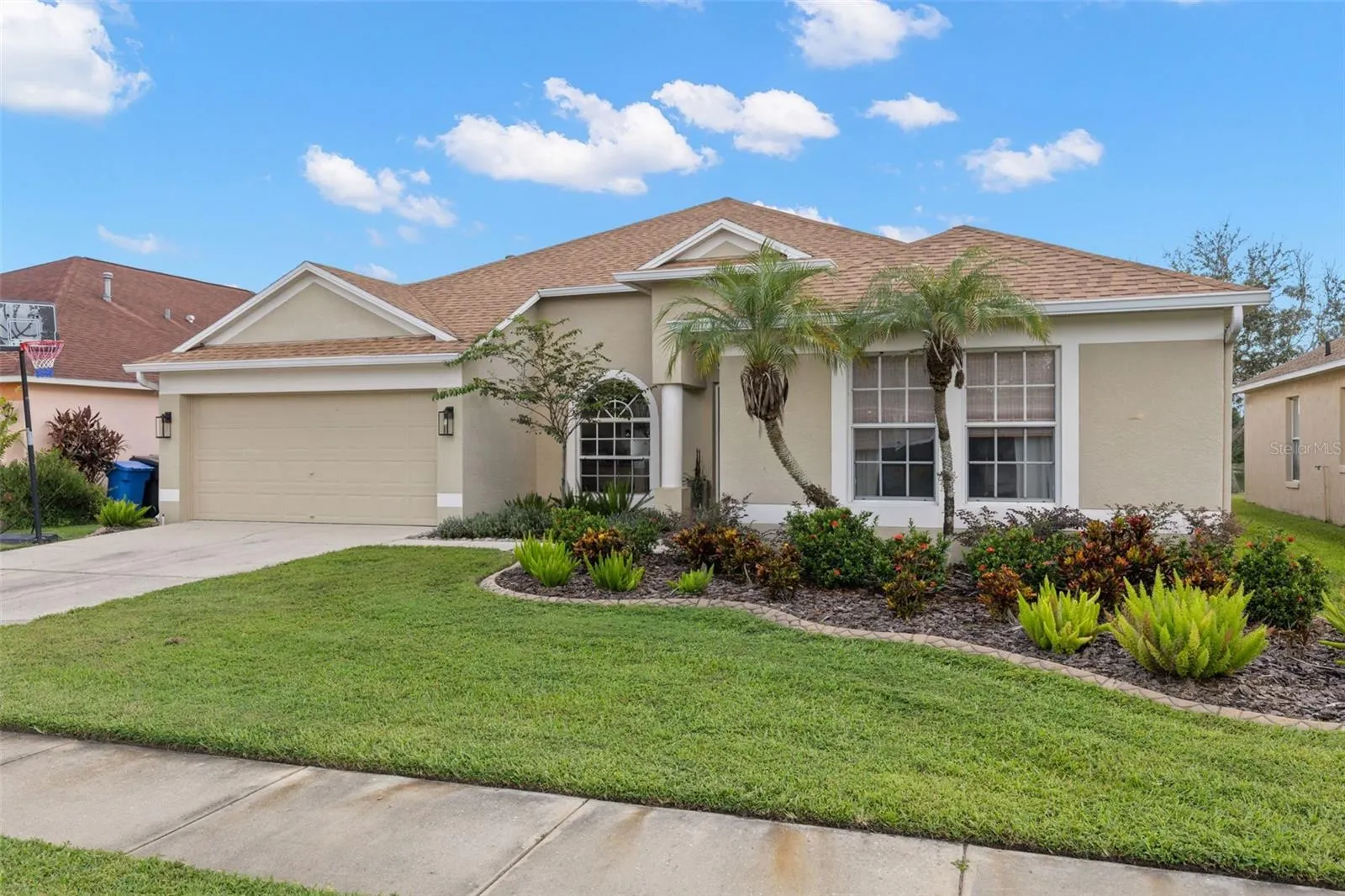 870 BAYOU VIEW DR