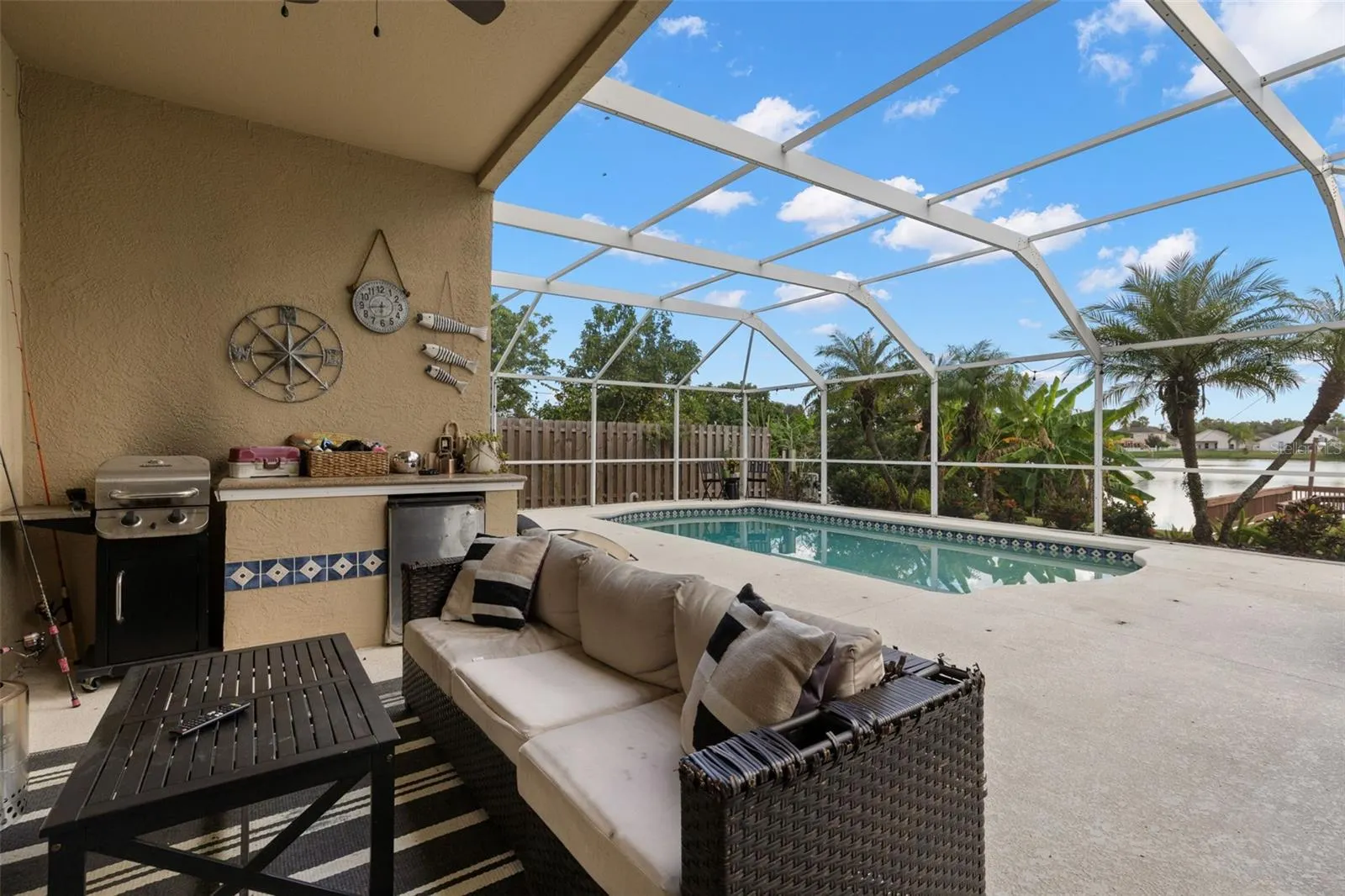870 BAYOU VIEW DR