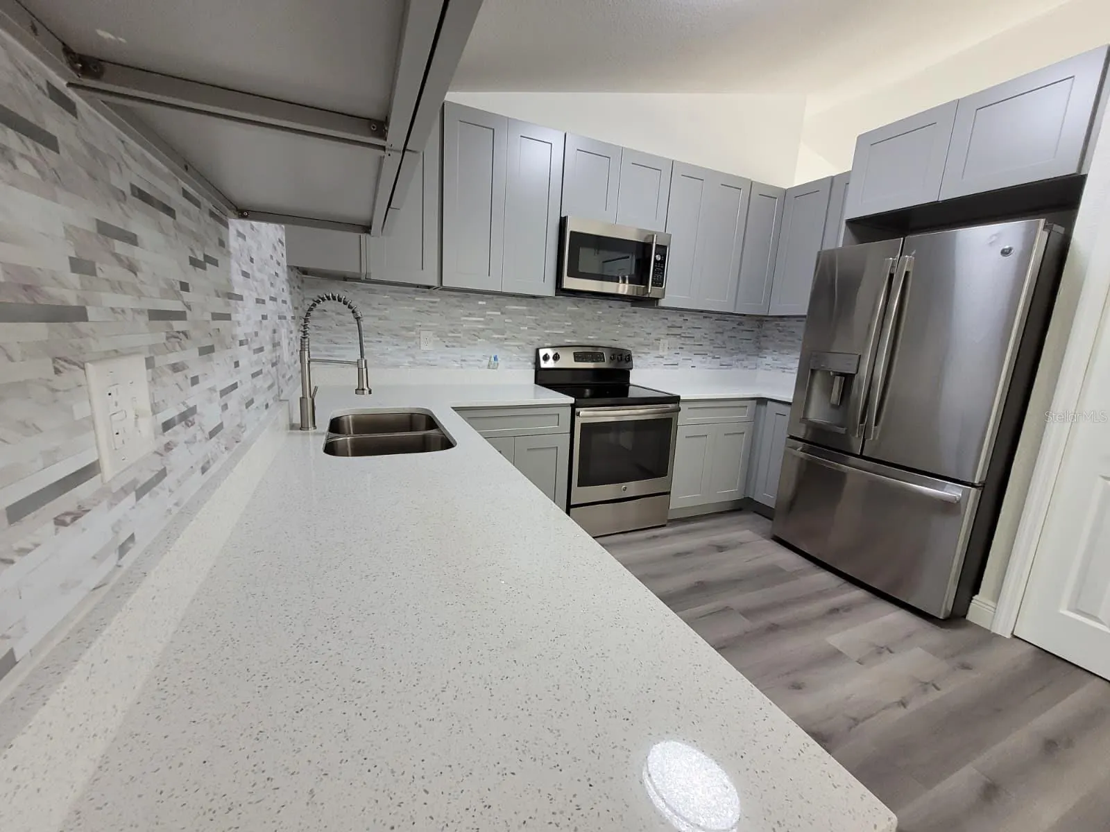 332 CORNWALLIS CT