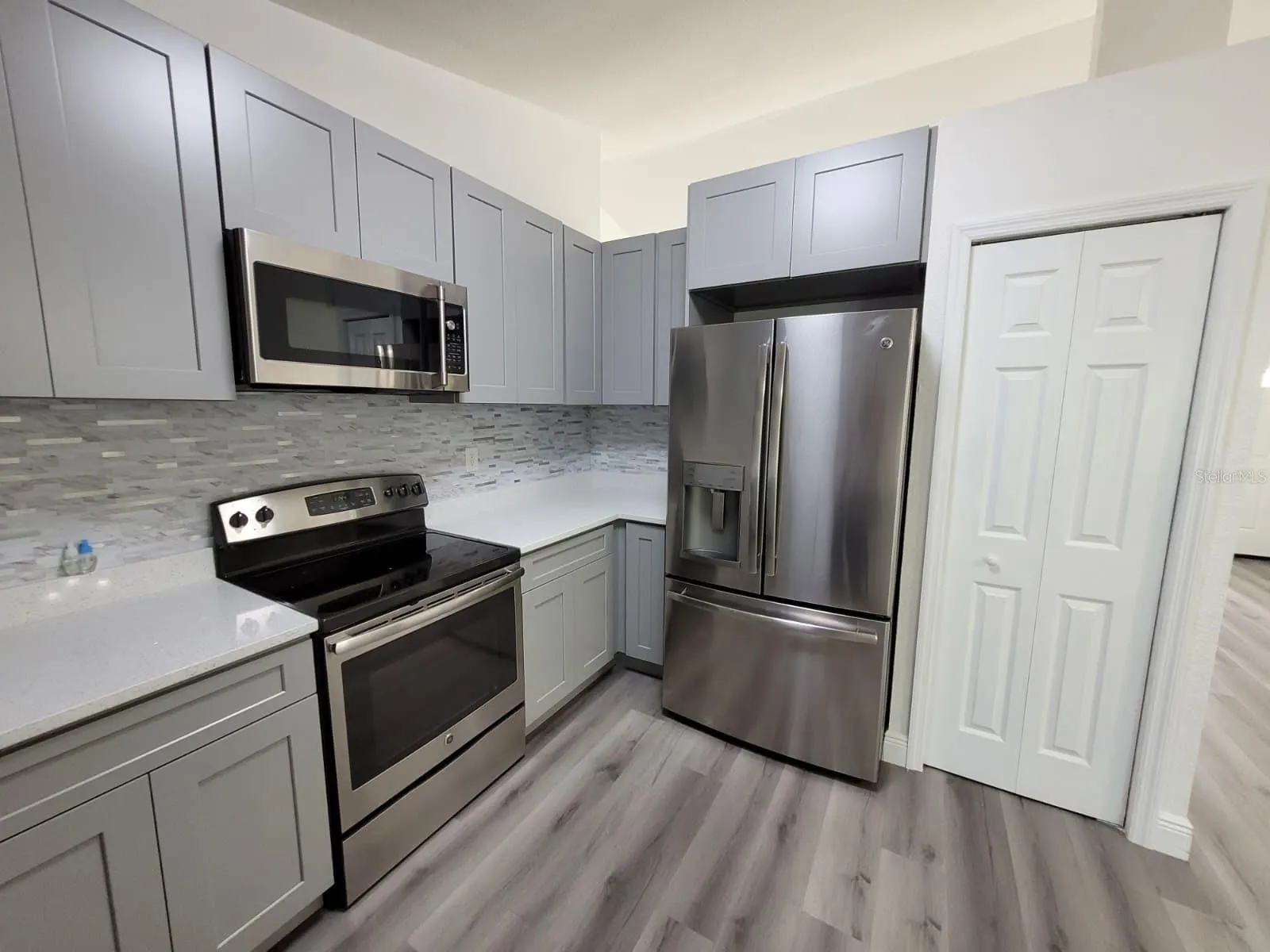 332 CORNWALLIS CT