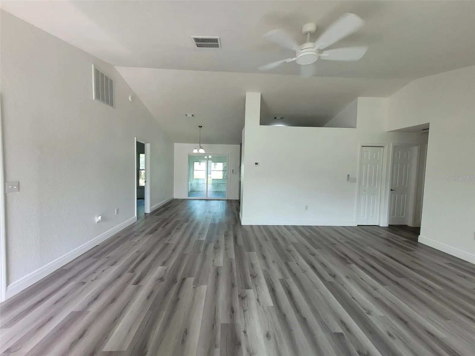 332 CORNWALLIS CT