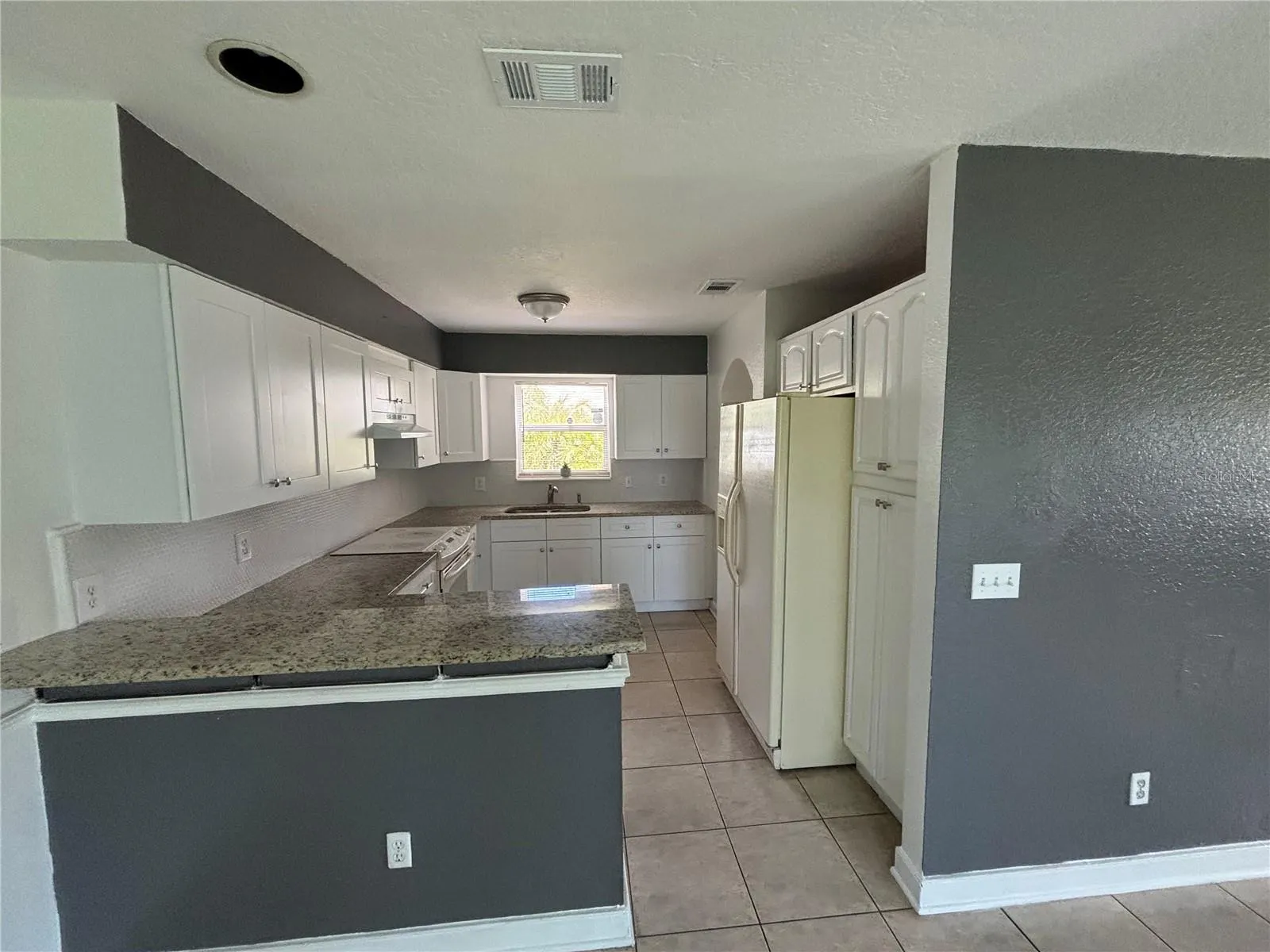 246 DAWN CT