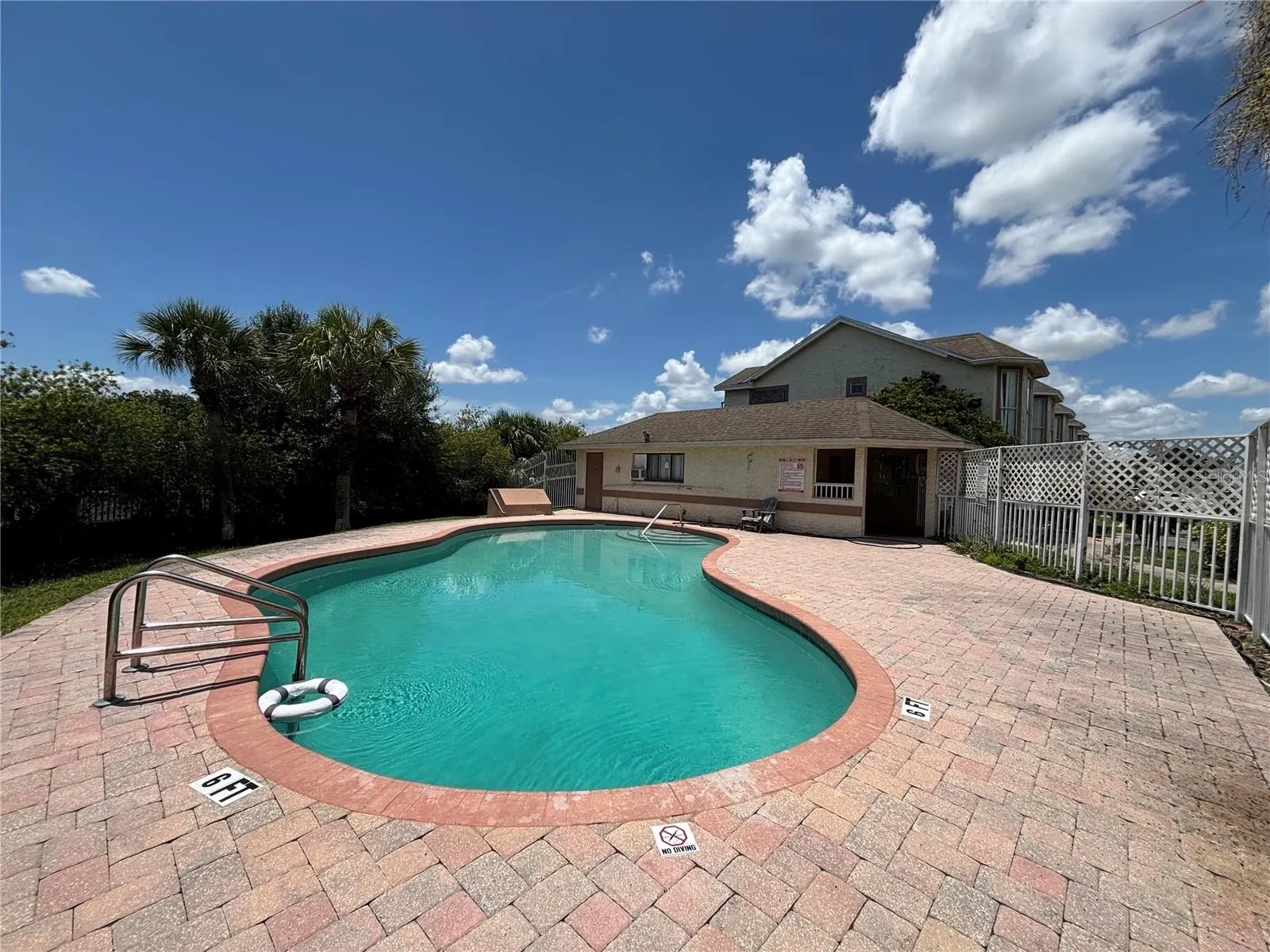 246 DAWN CT