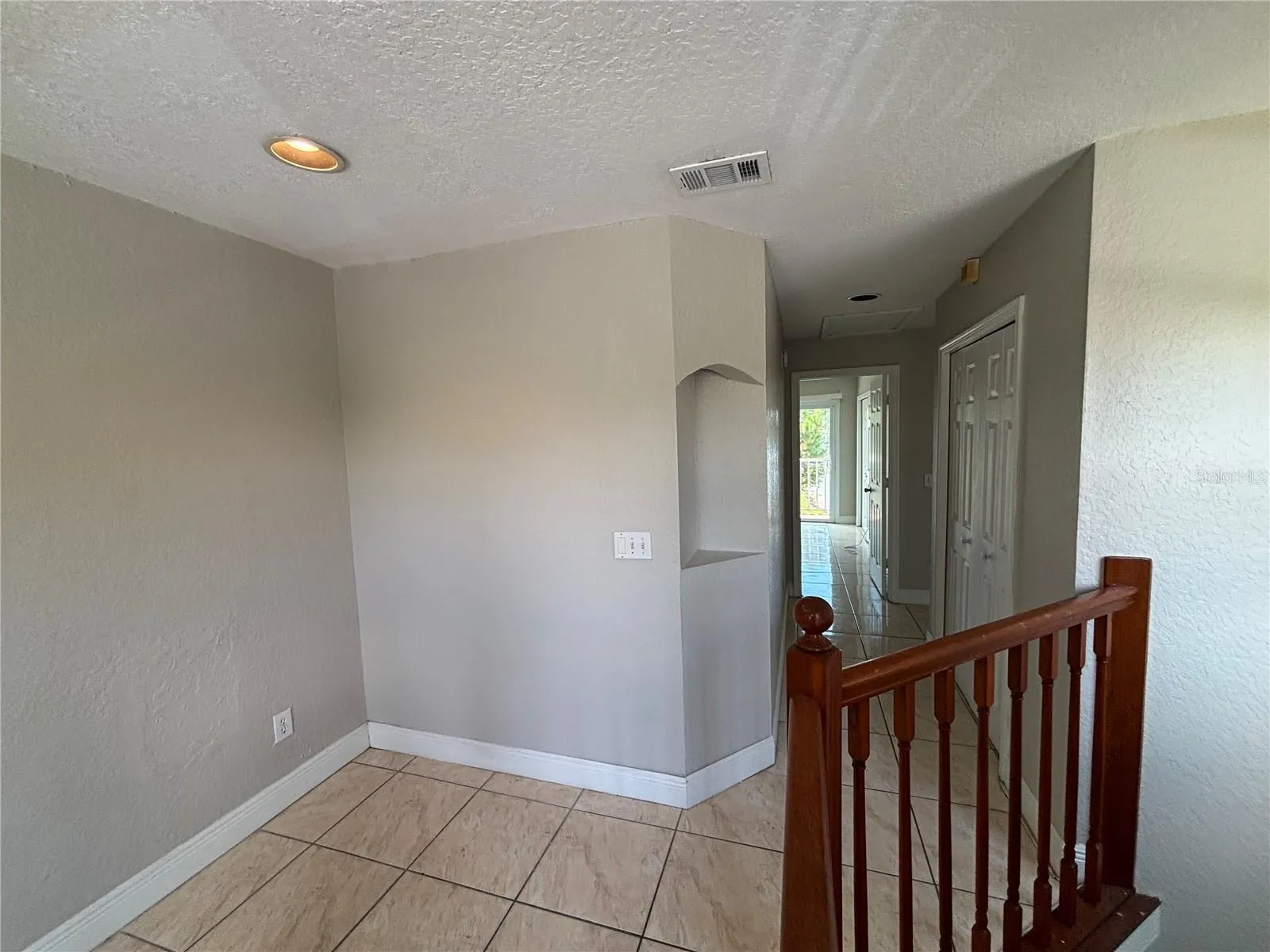 246 DAWN CT