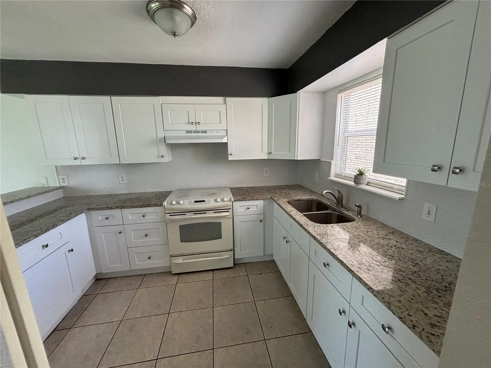 246 DAWN CT