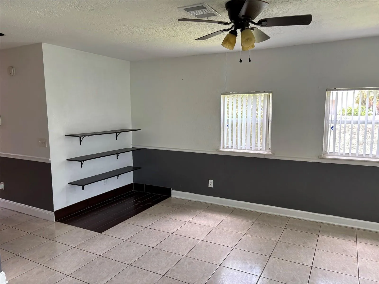 246 DAWN CT