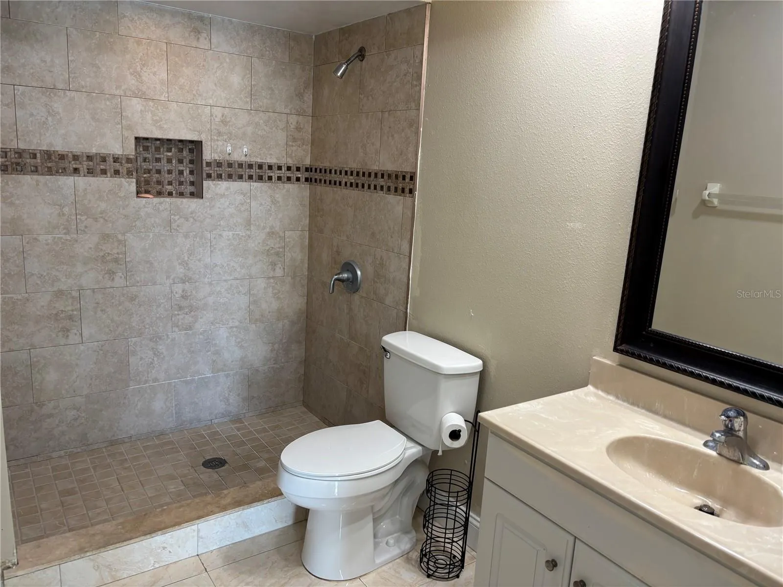 246 DAWN CT