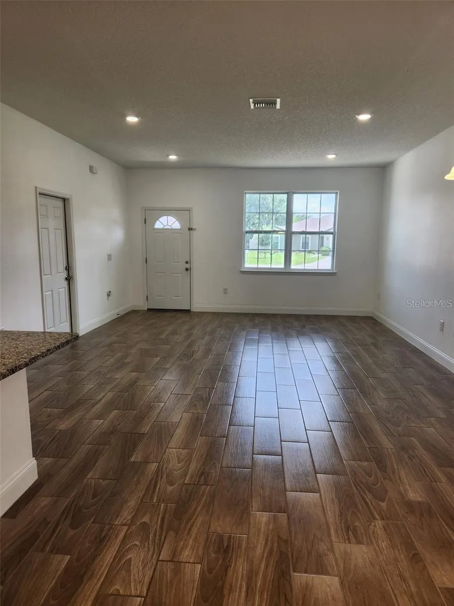 338 GARDENIA CT