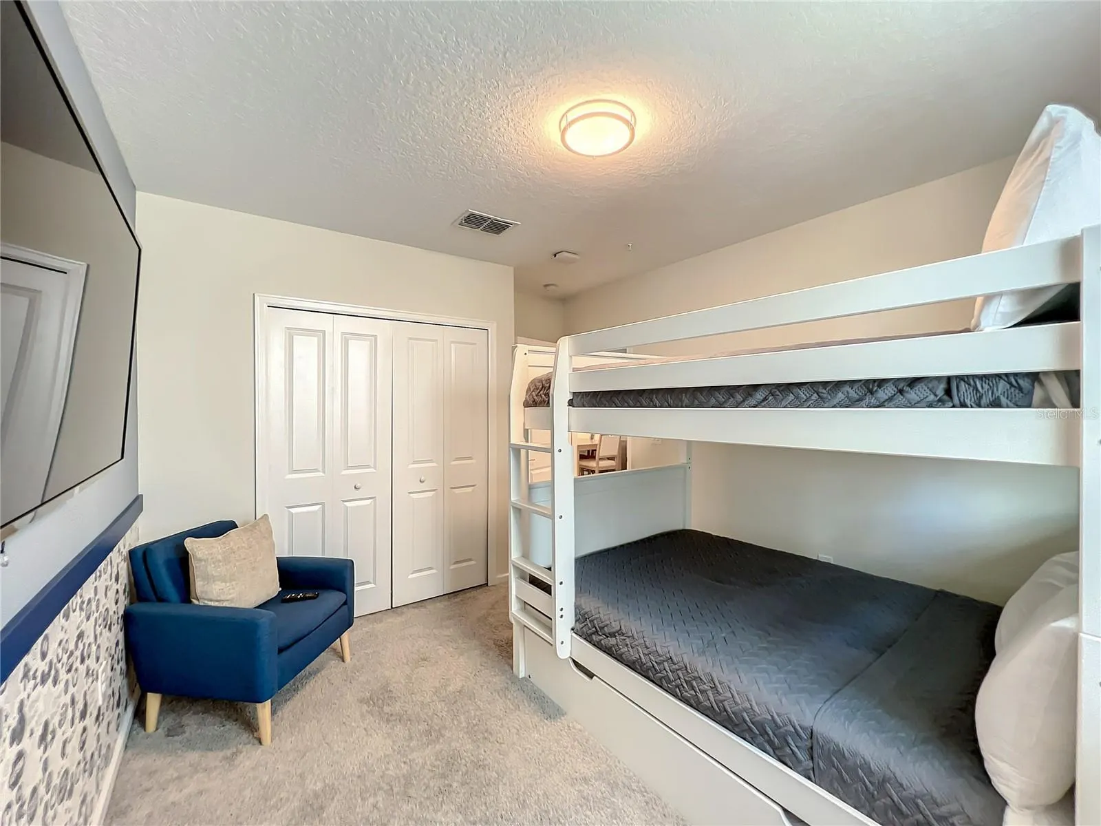 747 OCEAN COURSE AVE #747, #747