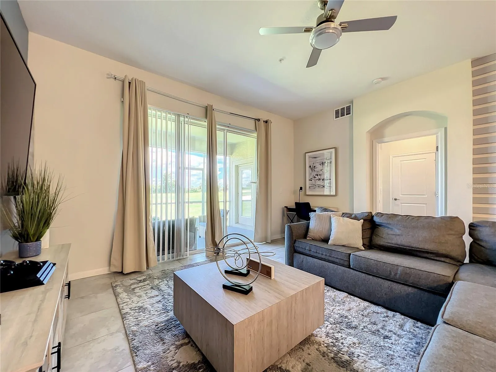 747 OCEAN COURSE AVE #747, #747