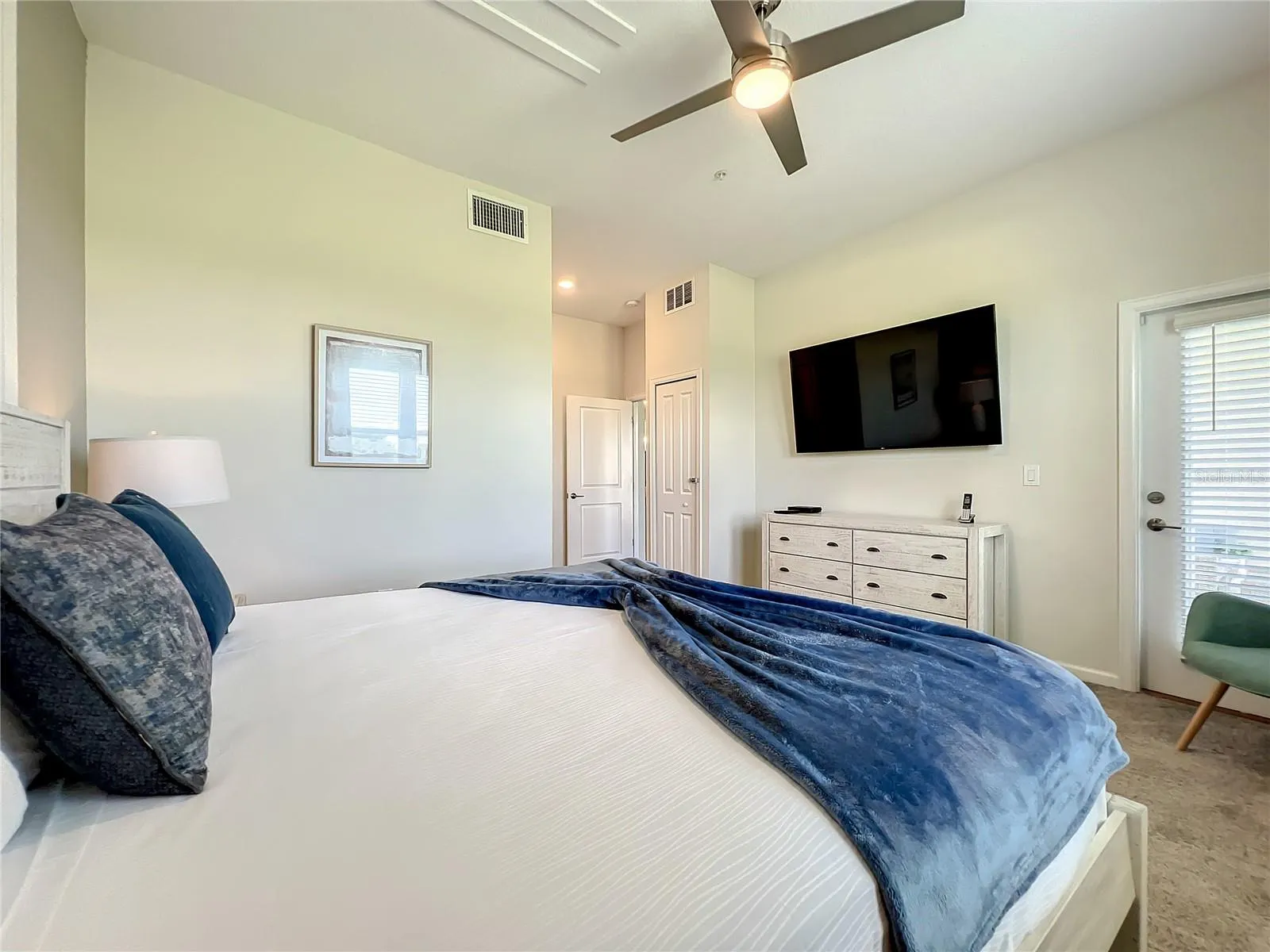 747 OCEAN COURSE AVE #747, #747