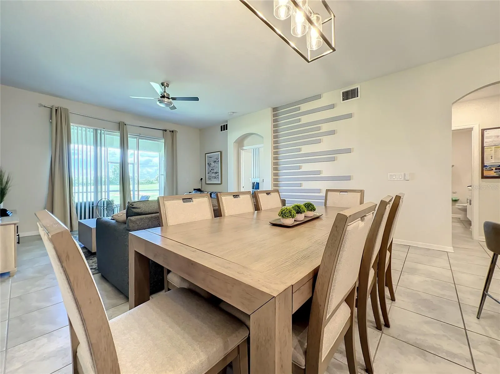 747 OCEAN COURSE AVE #747, #747