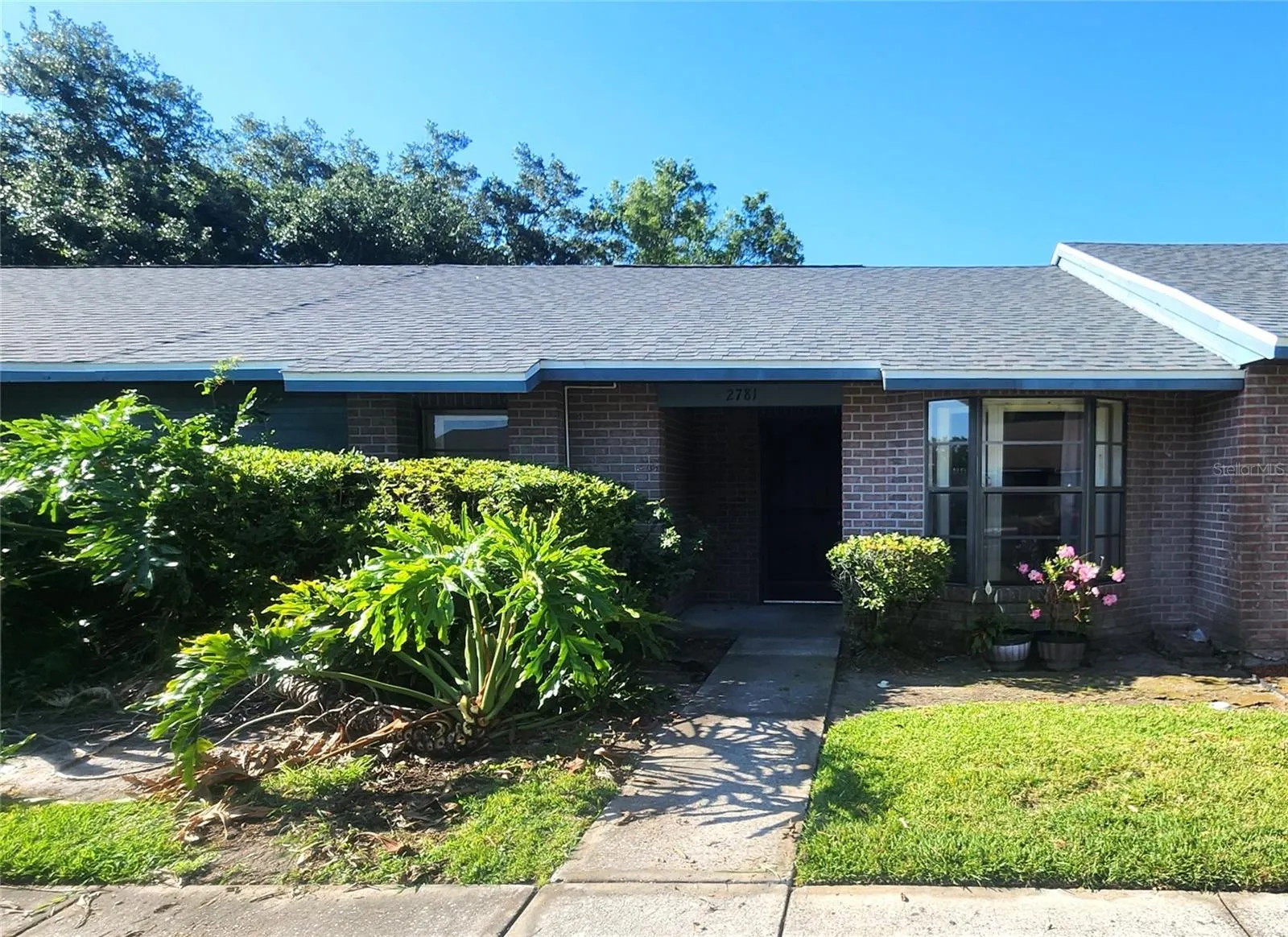 2781 KING OAK CIR