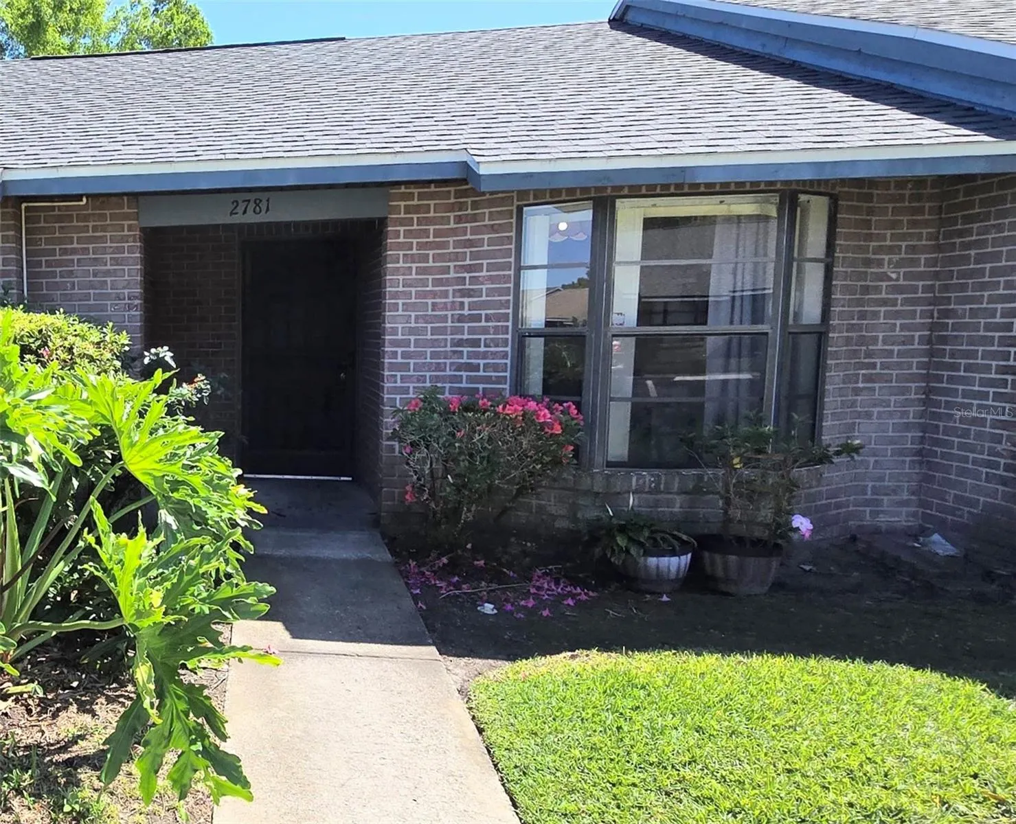 2781 KING OAK CIR