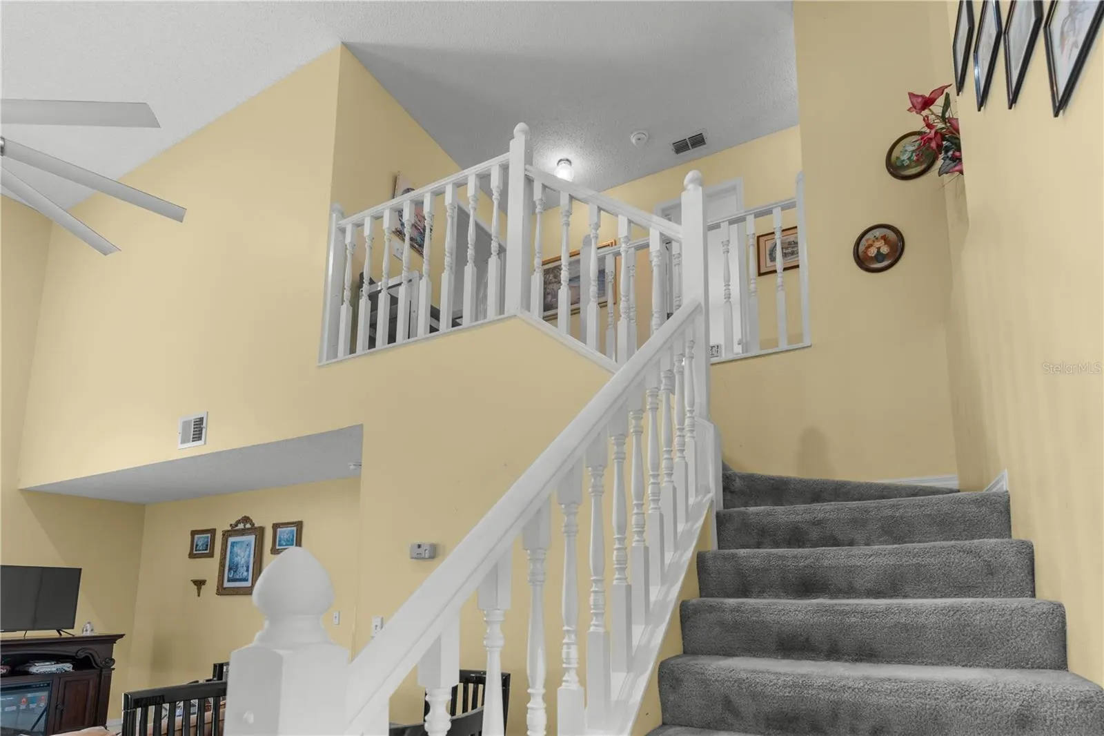 321 EDGEWOOD CT