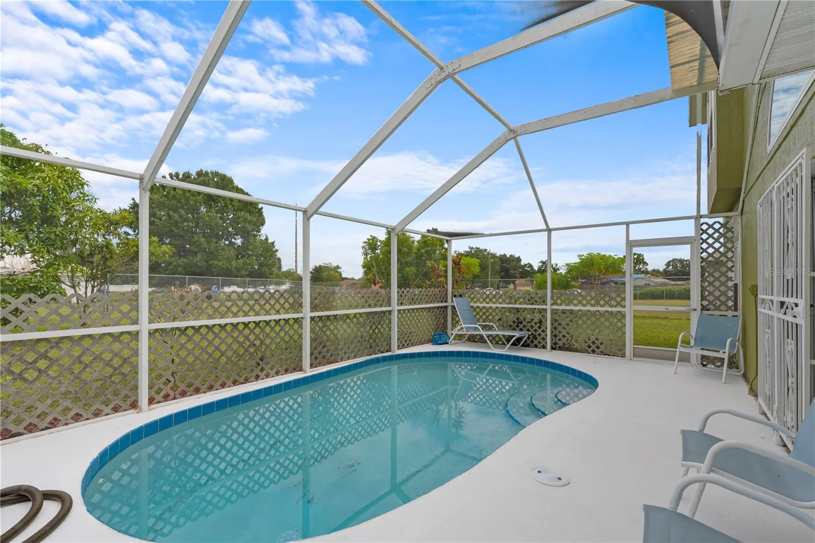 321 EDGEWOOD CT