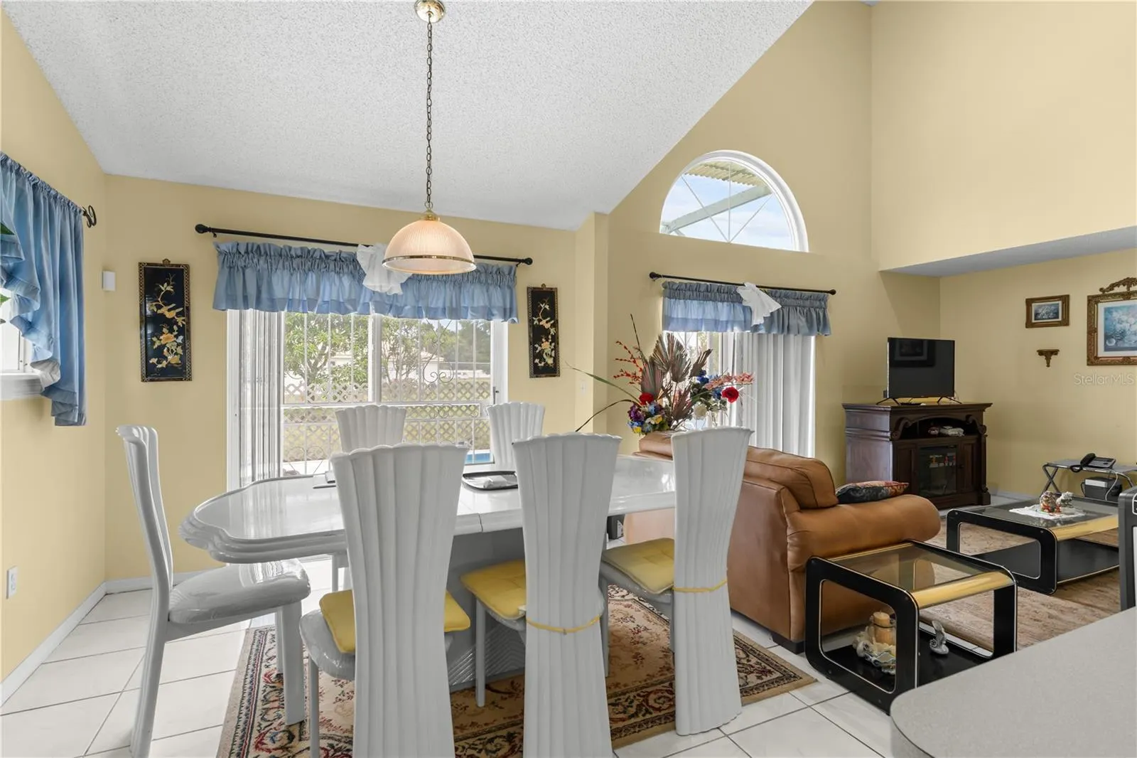 321 EDGEWOOD CT