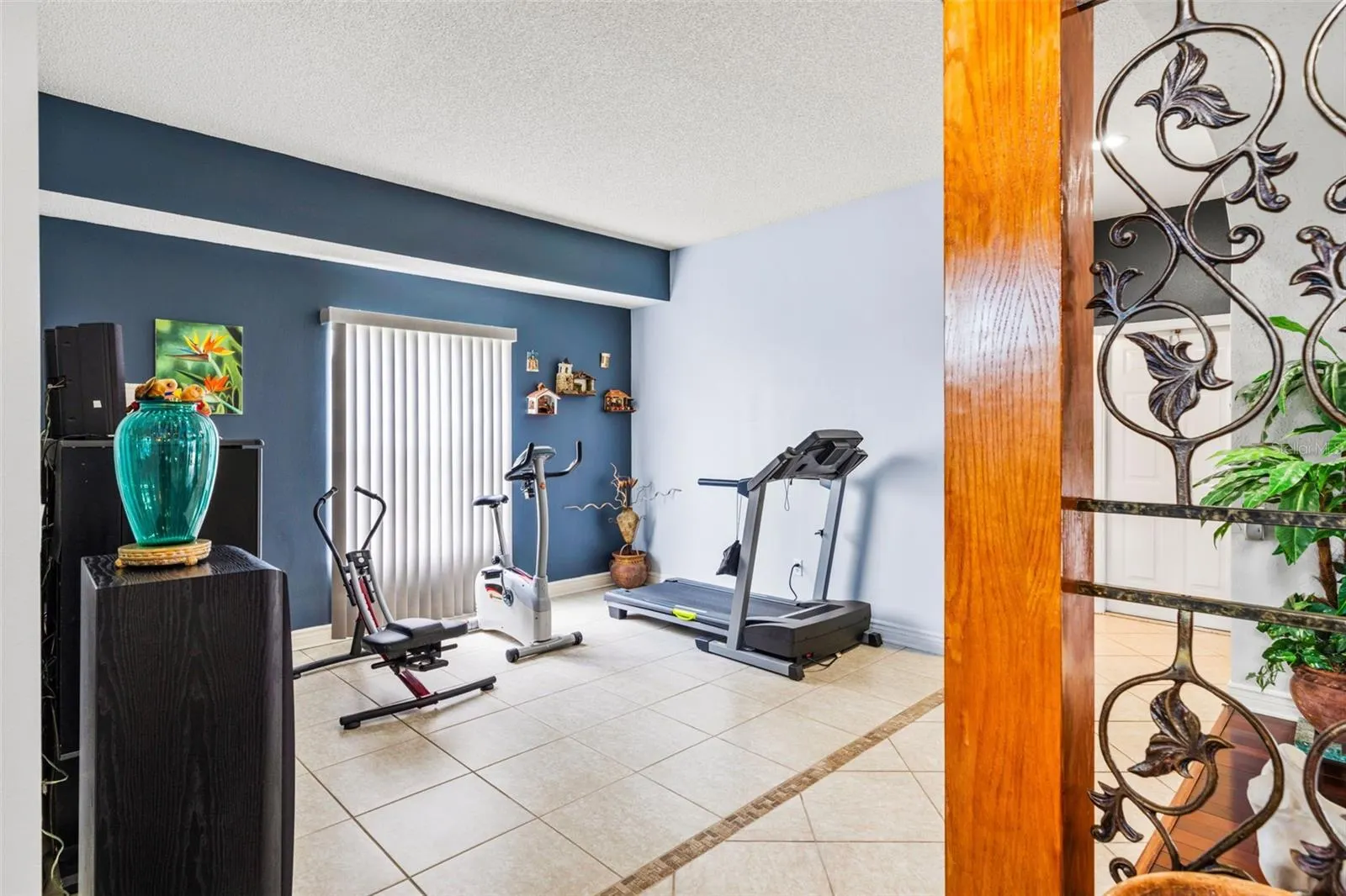 214 FARRINGTON LN