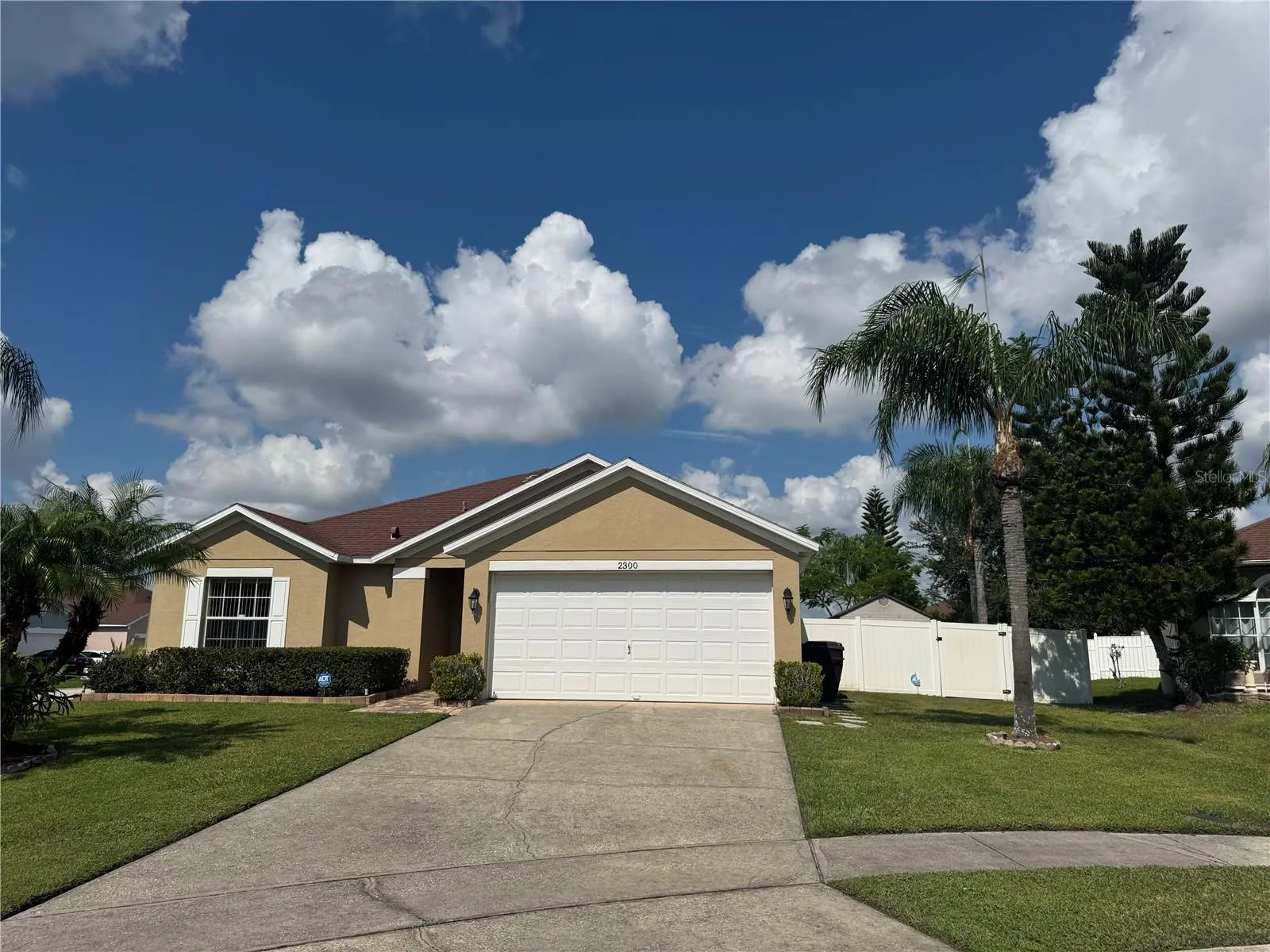 2300 SAPHIRE CT