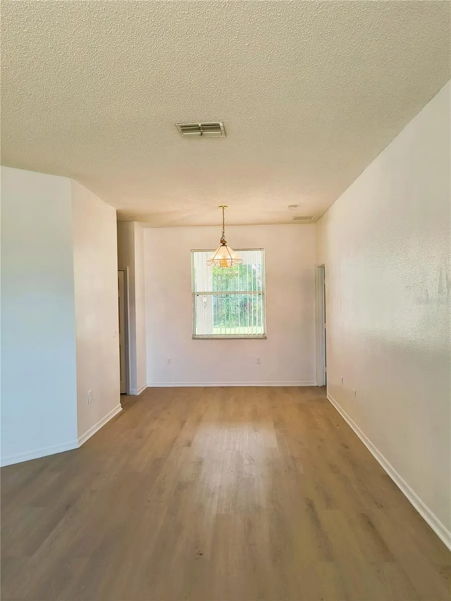 366 AYLESBURY CT