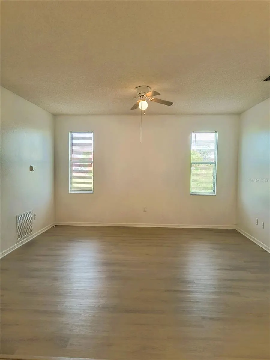 366 AYLESBURY CT