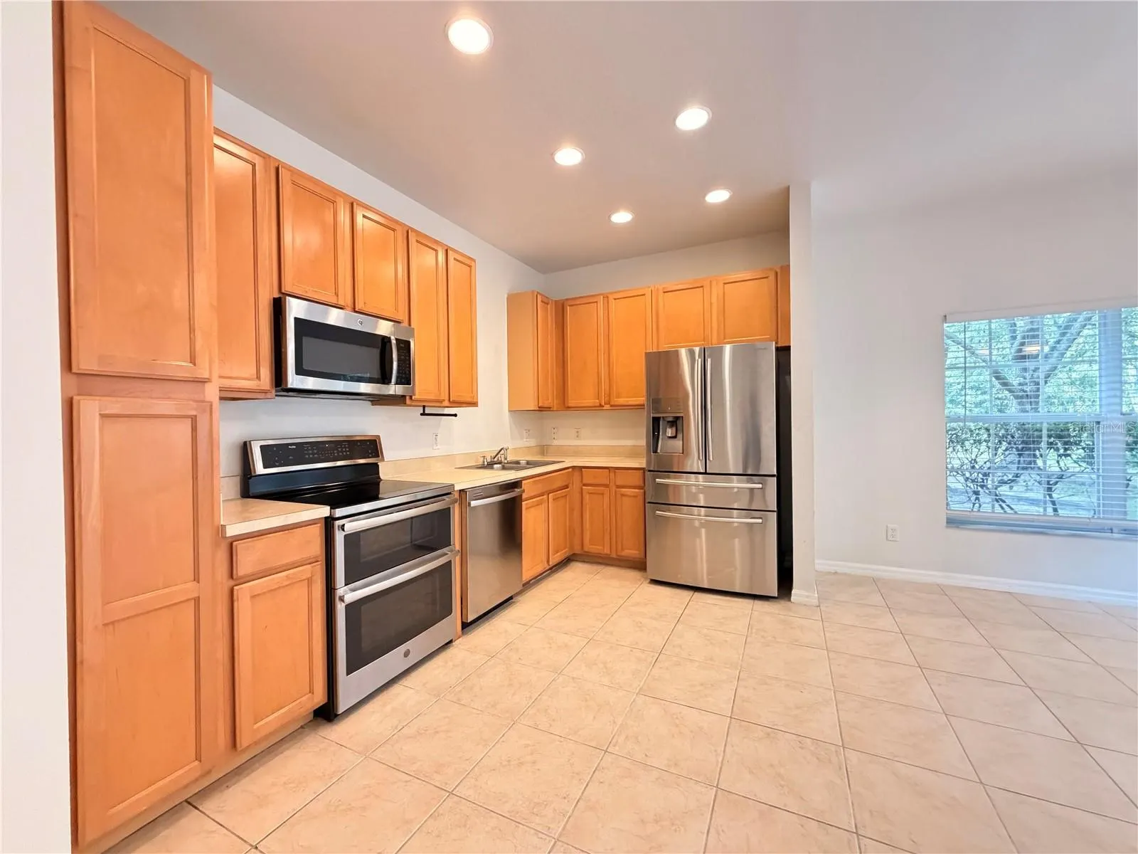 2374 CARAVELLE CIR