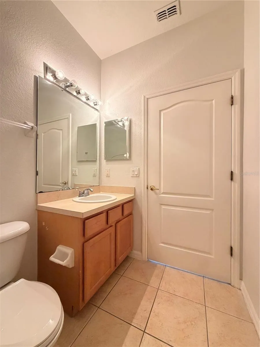 2374 CARAVELLE CIR