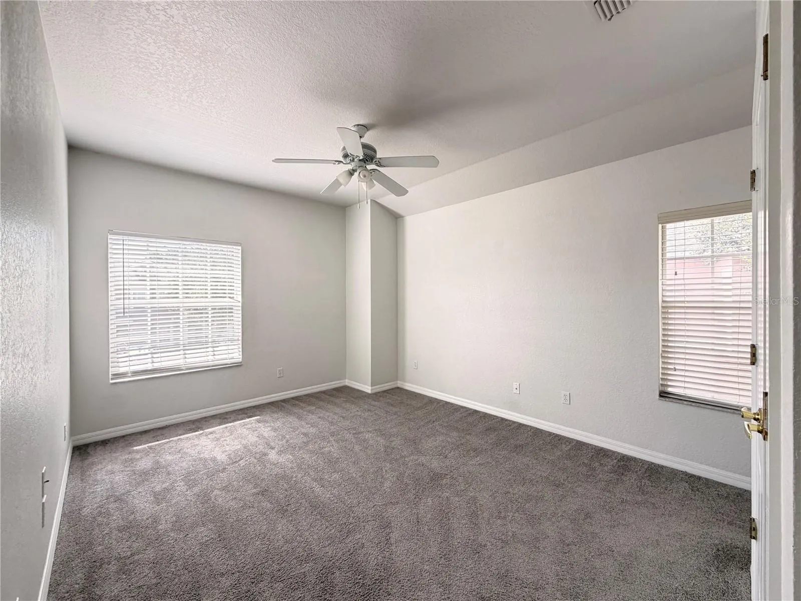 2374 CARAVELLE CIR