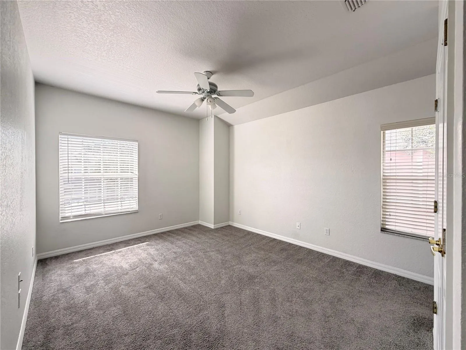 2374 CARAVELLE CIR